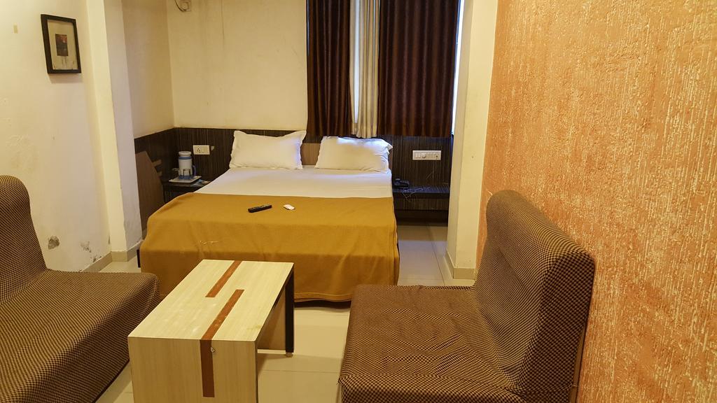 فَدودارا Hotel Relish المظهر الخارجي الصورة